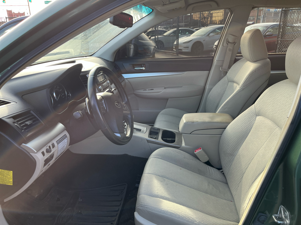 Subaru Outback 4dr Wgn H4 Auto 2.5i Premium 2012