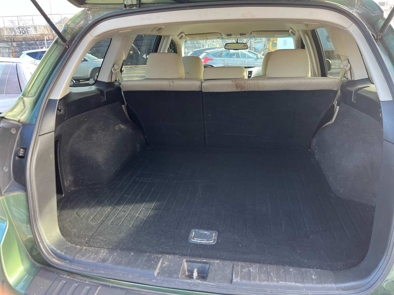 Subaru Outback 4dr Wgn H4 Auto 2.5i Premium 2012