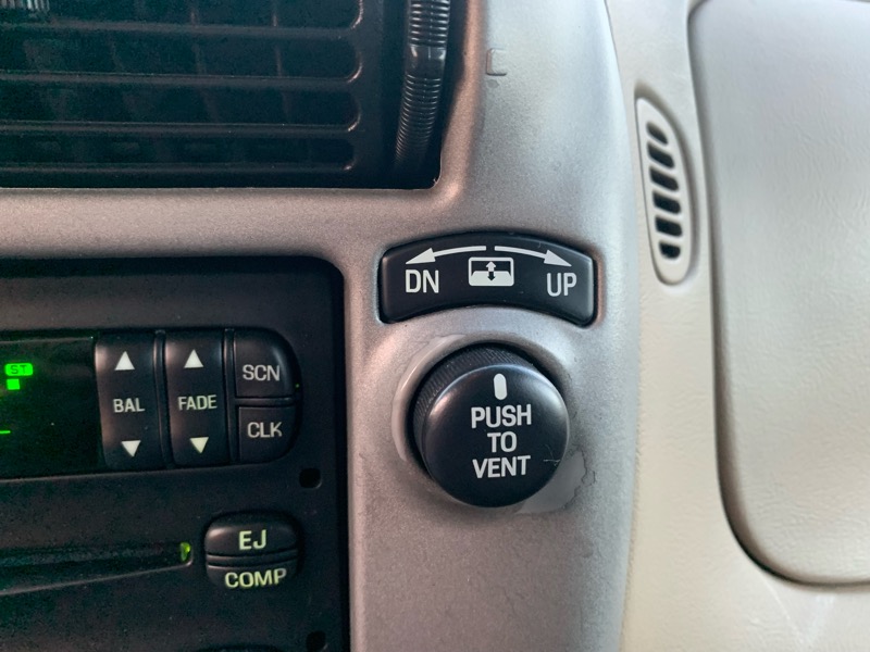 Ford Explorer Sport Trac XLT 4WD 2004