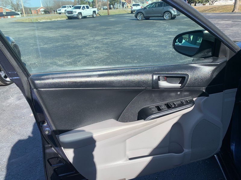 Toyota Camry LE 2014