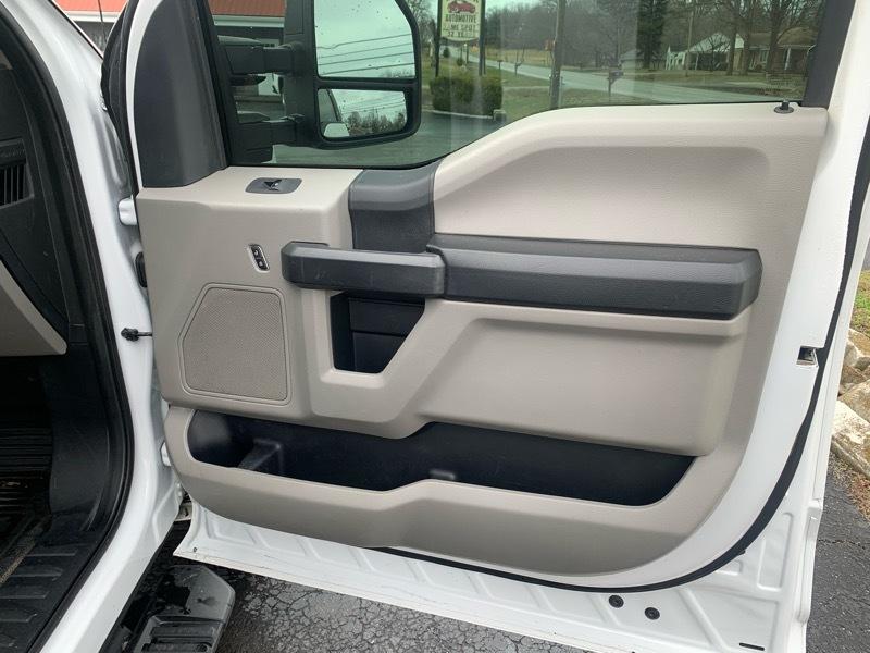 Ford F-350 SD XL Crew Cab Long Bed DRW 4WD 2019