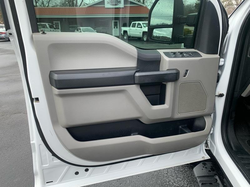 Ford F-350 SD XL Crew Cab Long Bed DRW 4WD 2019