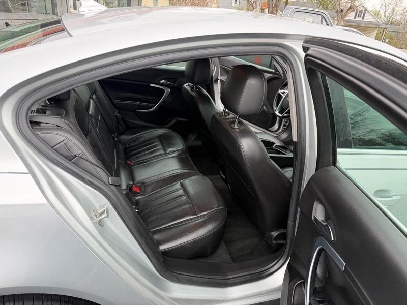 Buick Regal Base 2012