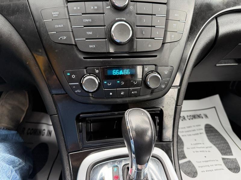 Buick Regal Base 2012