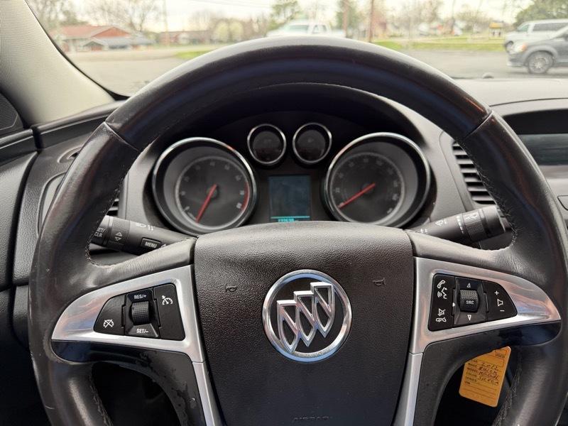 Buick Regal Base 2012