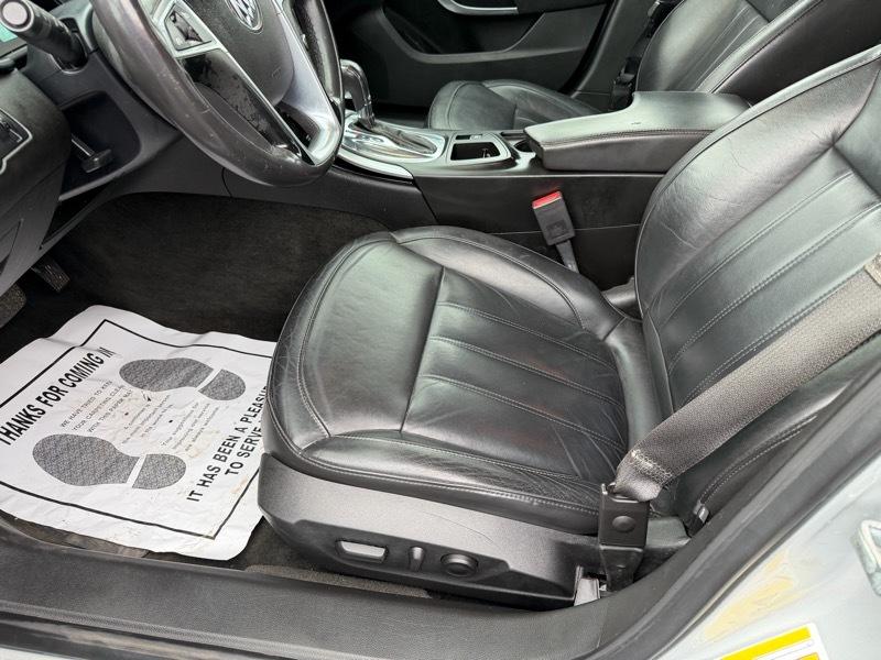 Buick Regal Base 2012