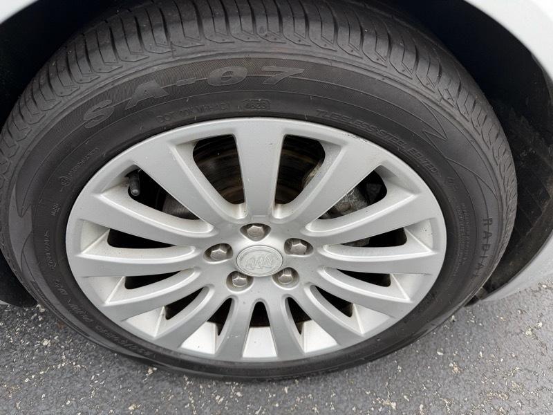 Buick Regal Base 2012