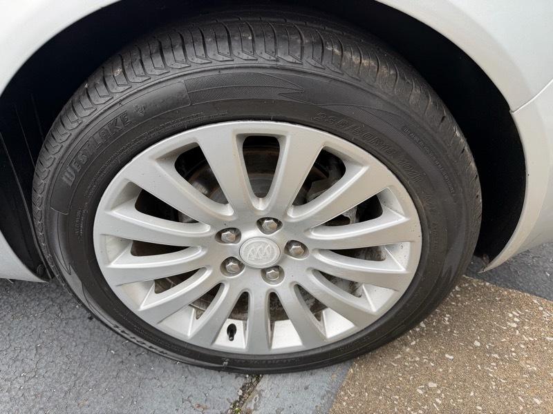 Buick Regal Base 2012