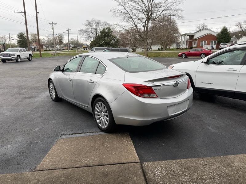 Buick Regal Base 2012