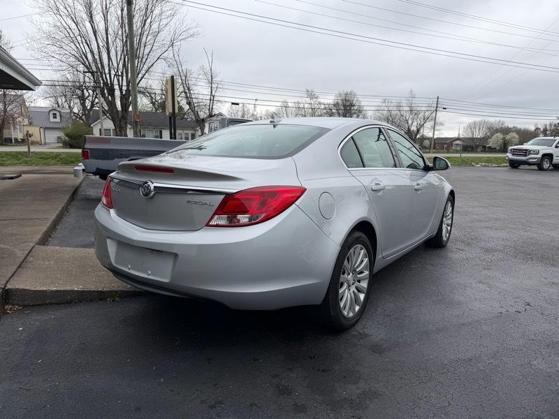 Buick Regal Base 2012