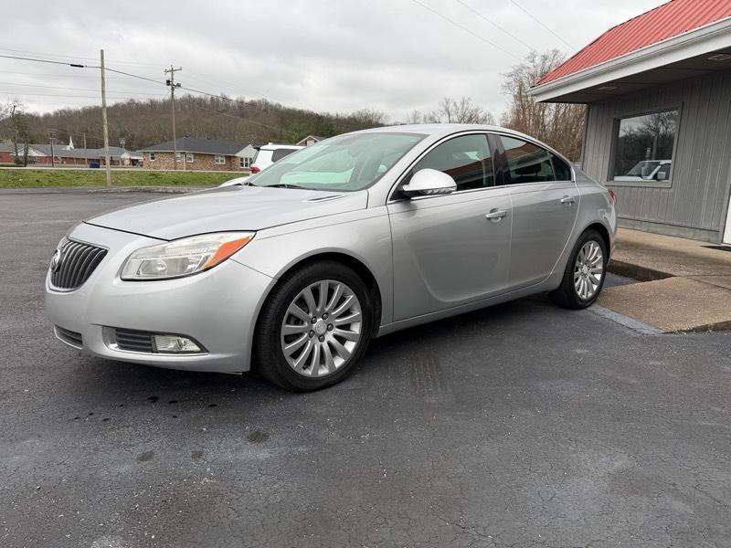 Buick Regal Base 2012