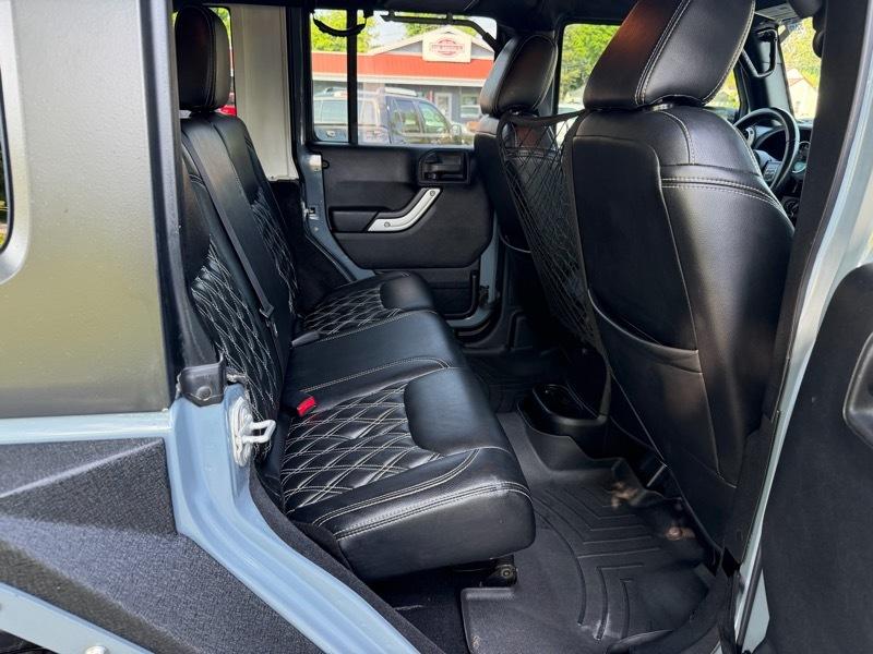 Jeep Wrangler Unlimited Sahara 4WD 2015