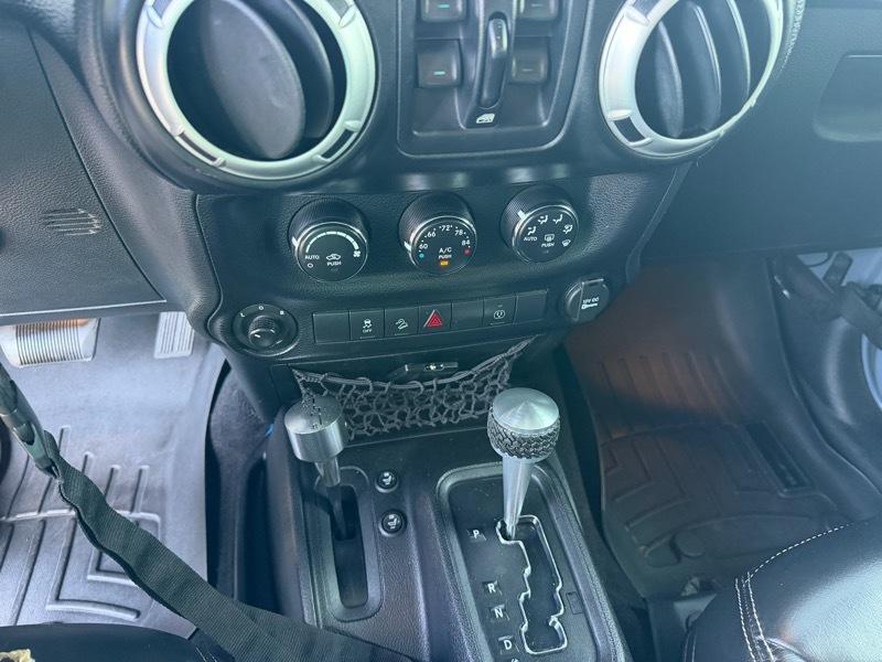 Jeep Wrangler Unlimited Sahara 4WD 2015