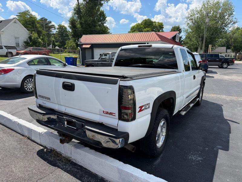 GMC Sierra 1500 Ext. Cab Short Bed 4WD 2005