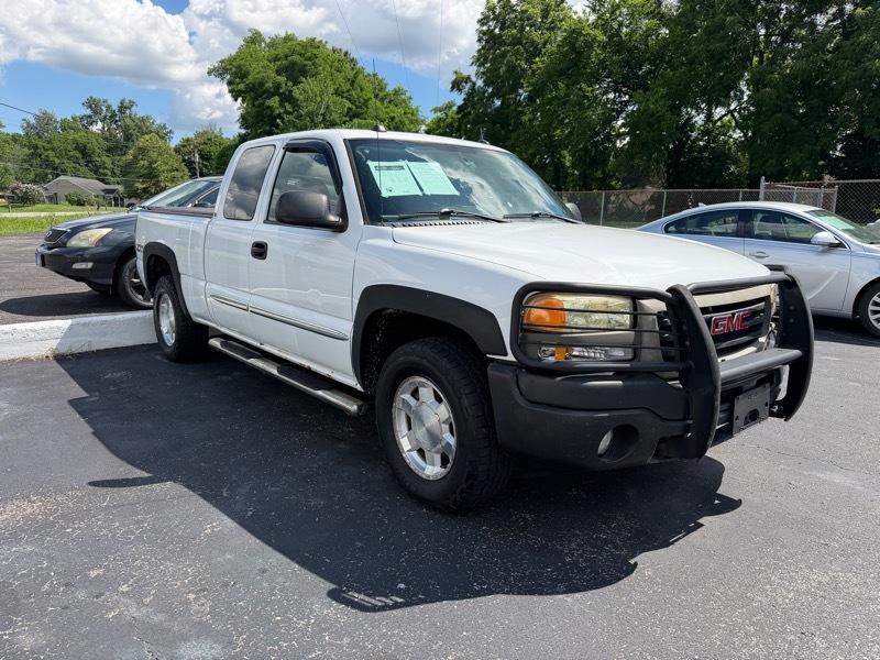 GMC Sierra 1500 Ext. Cab Short Bed 4WD 2005