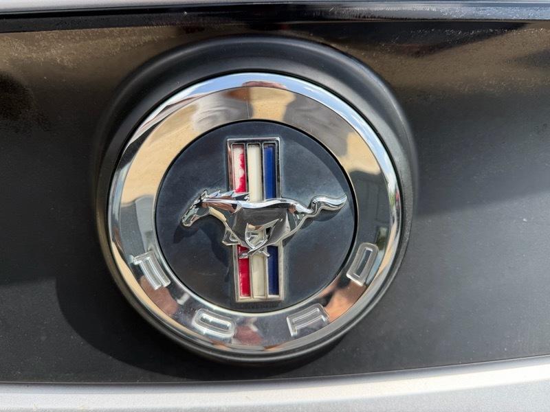Ford Mustang V6 Convertible 2014