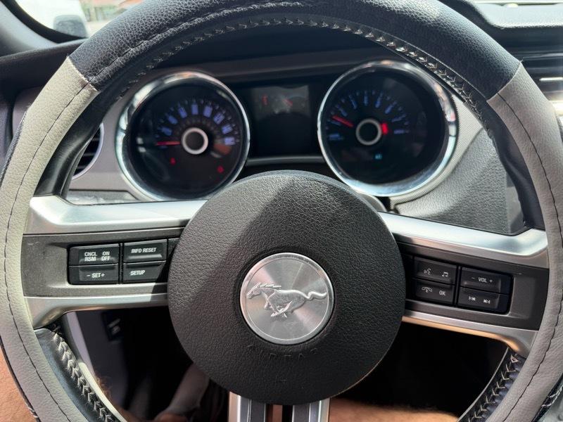 Ford Mustang V6 Convertible 2014