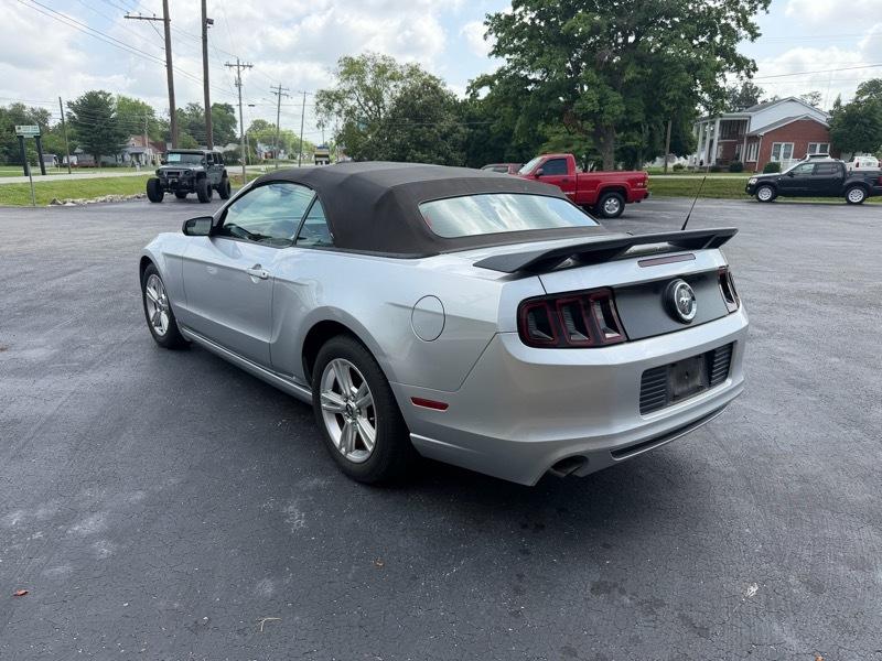 Ford Mustang V6 Convertible 2014