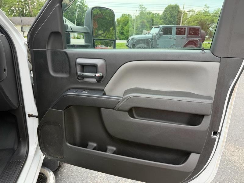 GMC Sierra 2500HD Base Long Box 4WD 2015