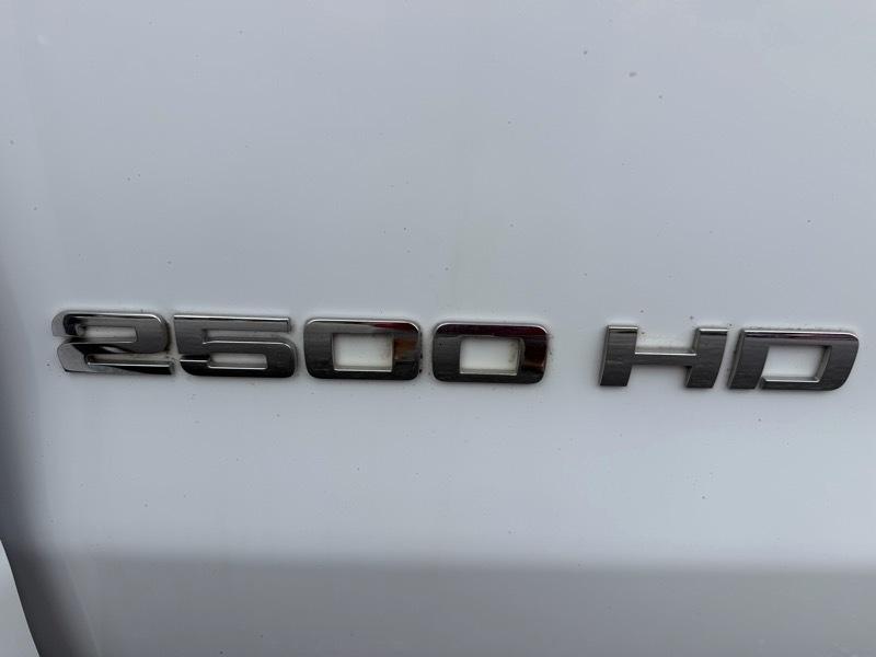 GMC Sierra 2500HD Base Long Box 4WD 2015