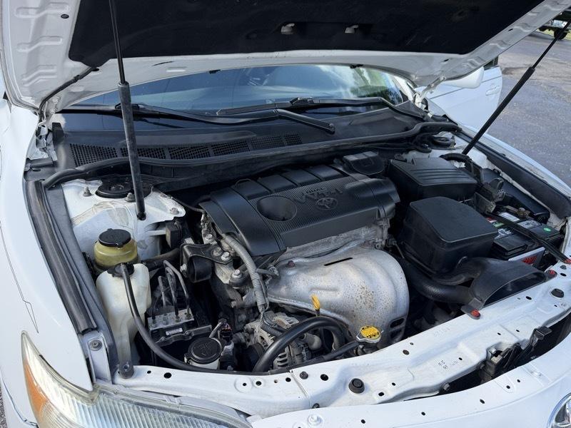 Toyota Camry SE 6-Spd AT 2011