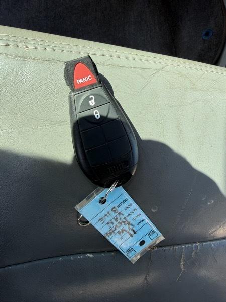 Volkswagen Routan SEL w/Nav 2011
