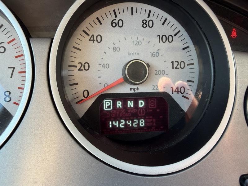 Volkswagen Routan SEL w/Nav 2011