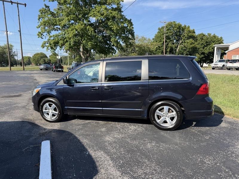 Volkswagen Routan SEL w/Nav 2011