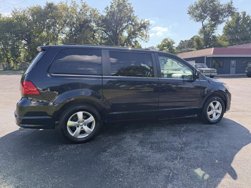 Volkswagen Routan SEL w/Nav 2011