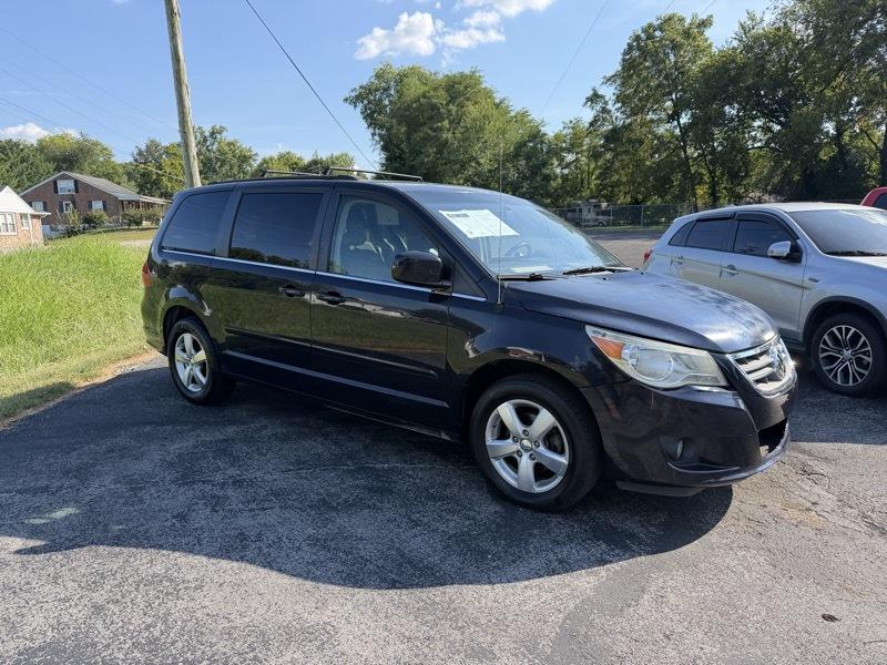 Volkswagen Routan SEL w/Nav 2011