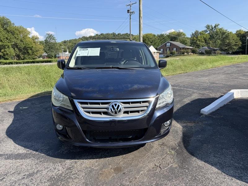 Volkswagen Routan SEL w/Nav 2011