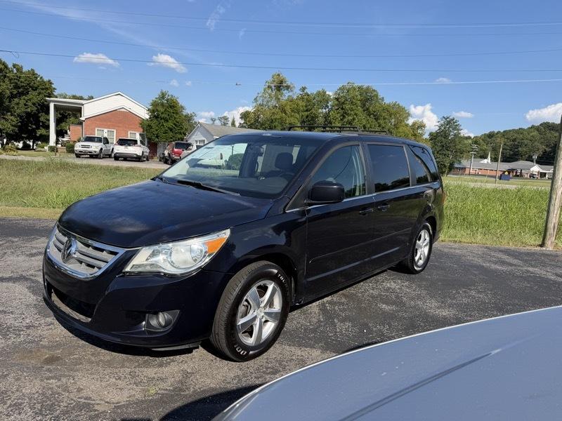 Volkswagen Routan SEL w/Nav 2011