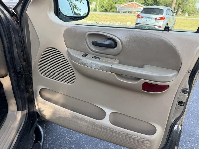 Ford F-150 Lariat SuperCrew 4WD 2003