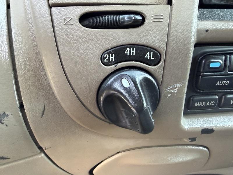 Ford F-150 Lariat SuperCrew 4WD 2003