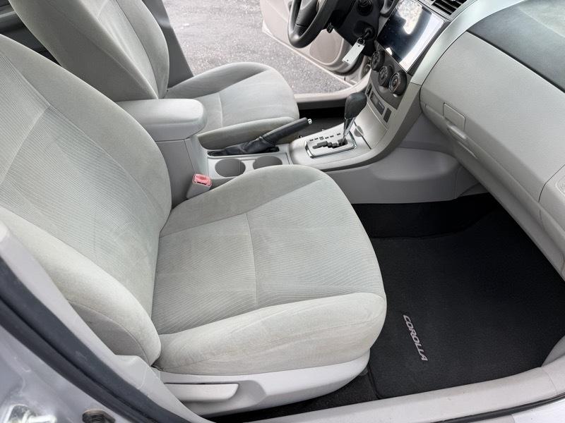 Toyota Corolla LE 2011