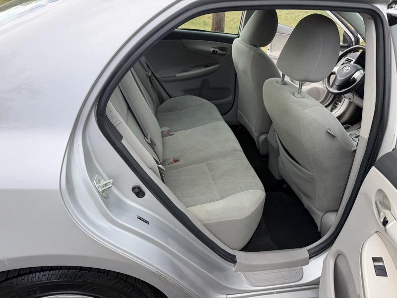 Toyota Corolla LE 2011