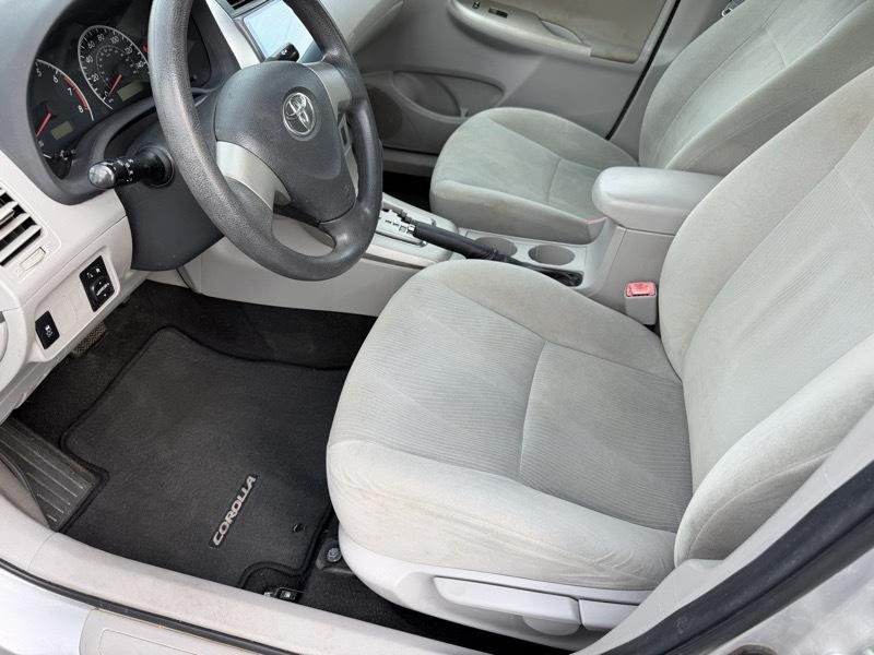 Toyota Corolla LE 2011