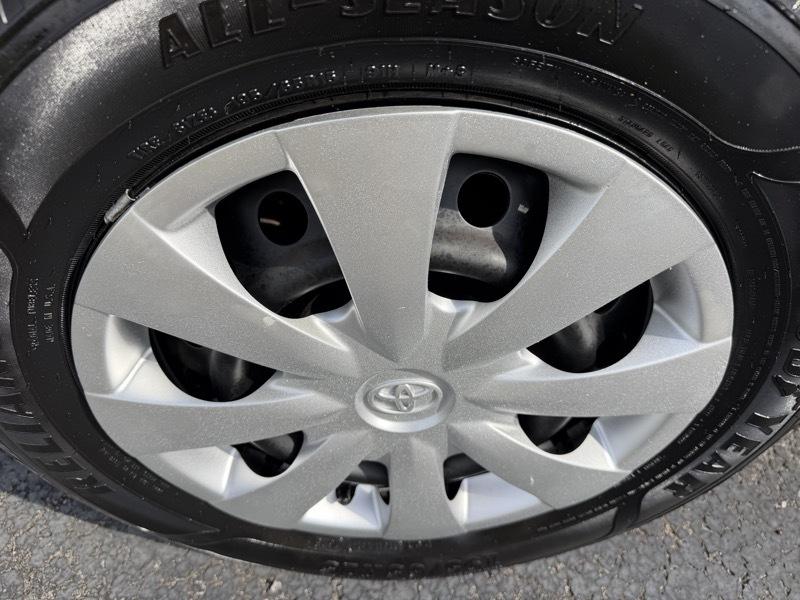 Toyota Corolla LE 2011