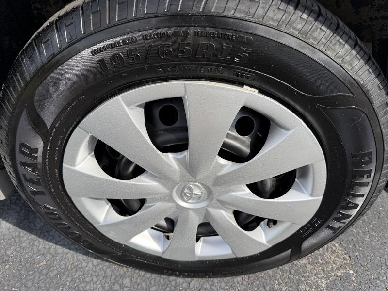 Toyota Corolla LE 2011