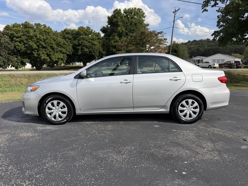 Toyota Corolla LE 2011