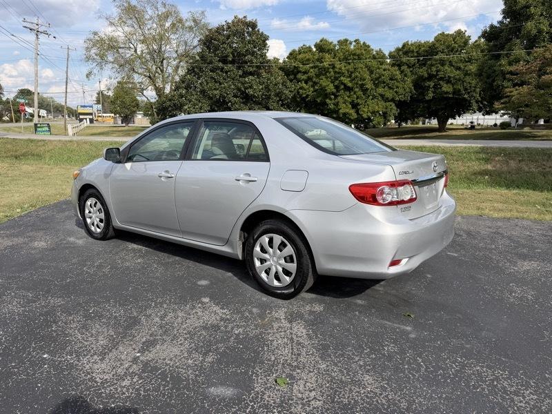 Toyota Corolla LE 2011