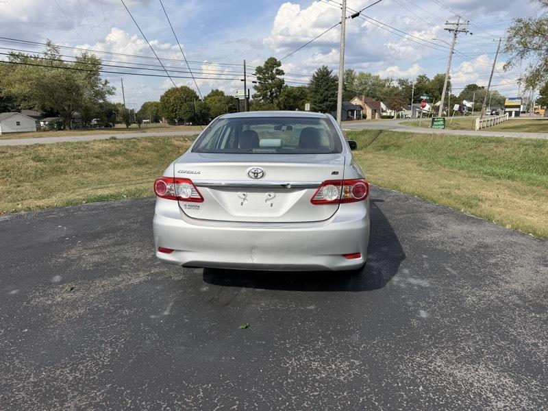 Toyota Corolla LE 2011