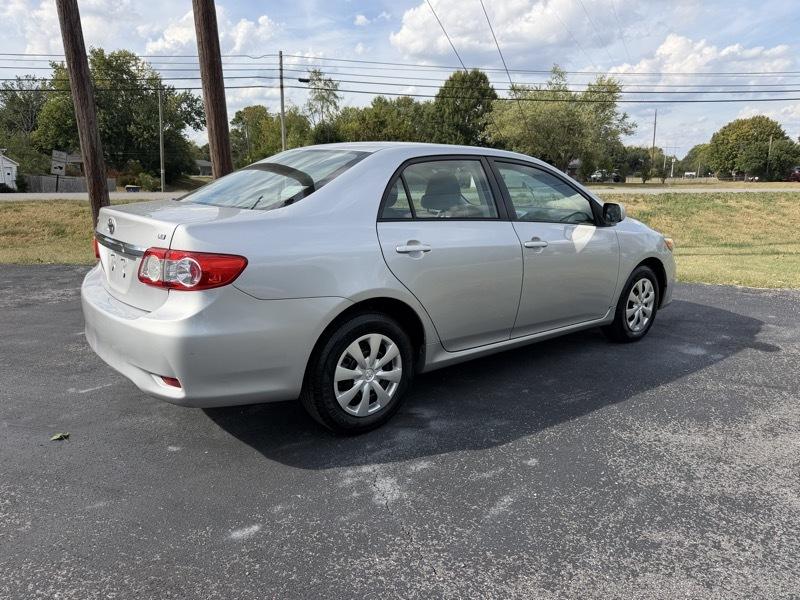 Toyota Corolla LE 2011