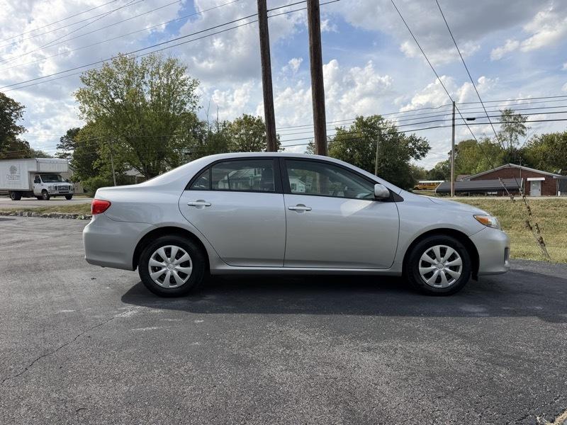 Toyota Corolla LE 2011