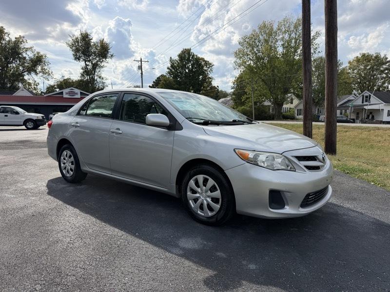 Toyota Corolla LE 2011