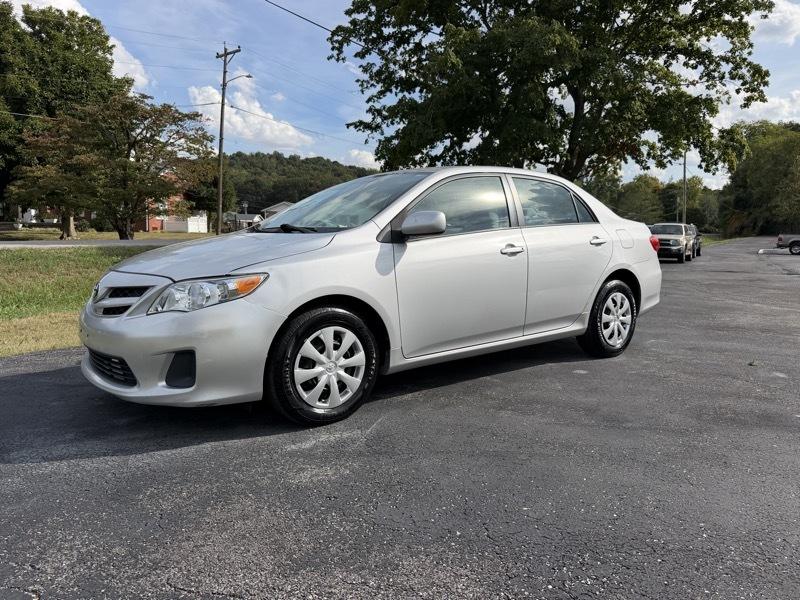 Toyota Corolla LE 2011