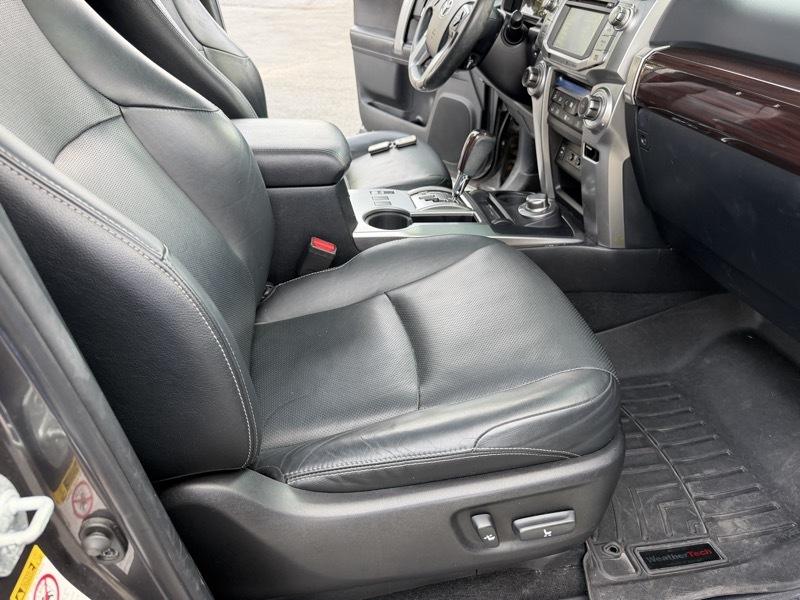 Toyota 4Runner Limited 4WD V6 2015