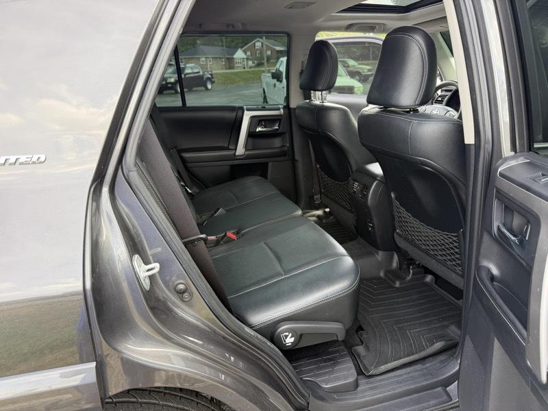 Toyota 4Runner Limited 4WD V6 2015