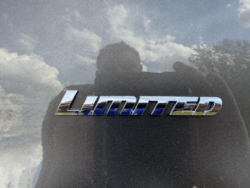 Toyota 4Runner Limited 4WD V6 2015