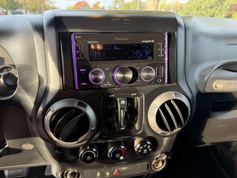 Jeep Wrangler Unlimited Sport 4WD 2013